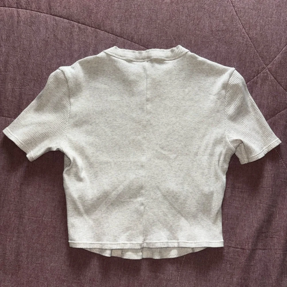 Fabletics Women's Ribbed Crop Top - Picture 2 of 2